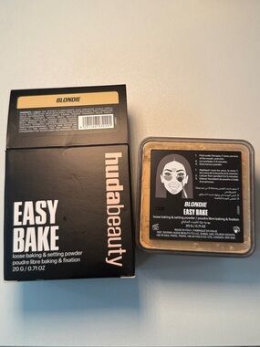 HUDA BEAUTY Easy Bake Loose Baking & Setting Powder - Blondie (Creamy Beige)